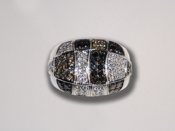 John Wallick Jewelers: White Gold Diamond Ring